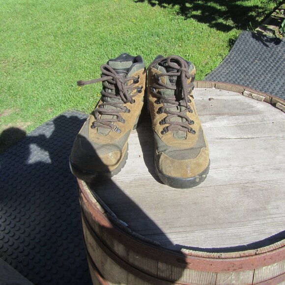 vtg vasque leather hiking boots brown green suede sz 10 main image 6